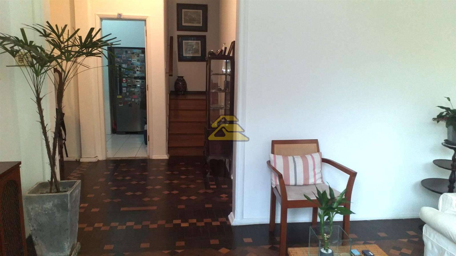 Casa à venda com 4 quartos, 180m² - Foto 16