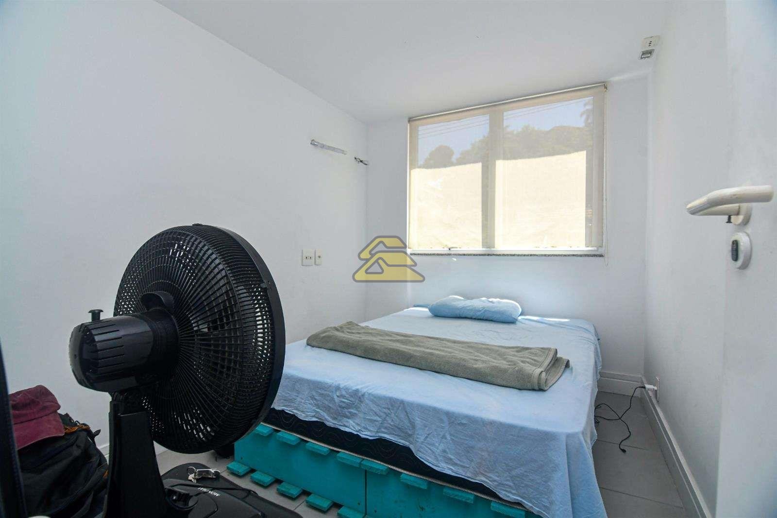 Apartamento à venda com 2 quartos, 75m² - Foto 12