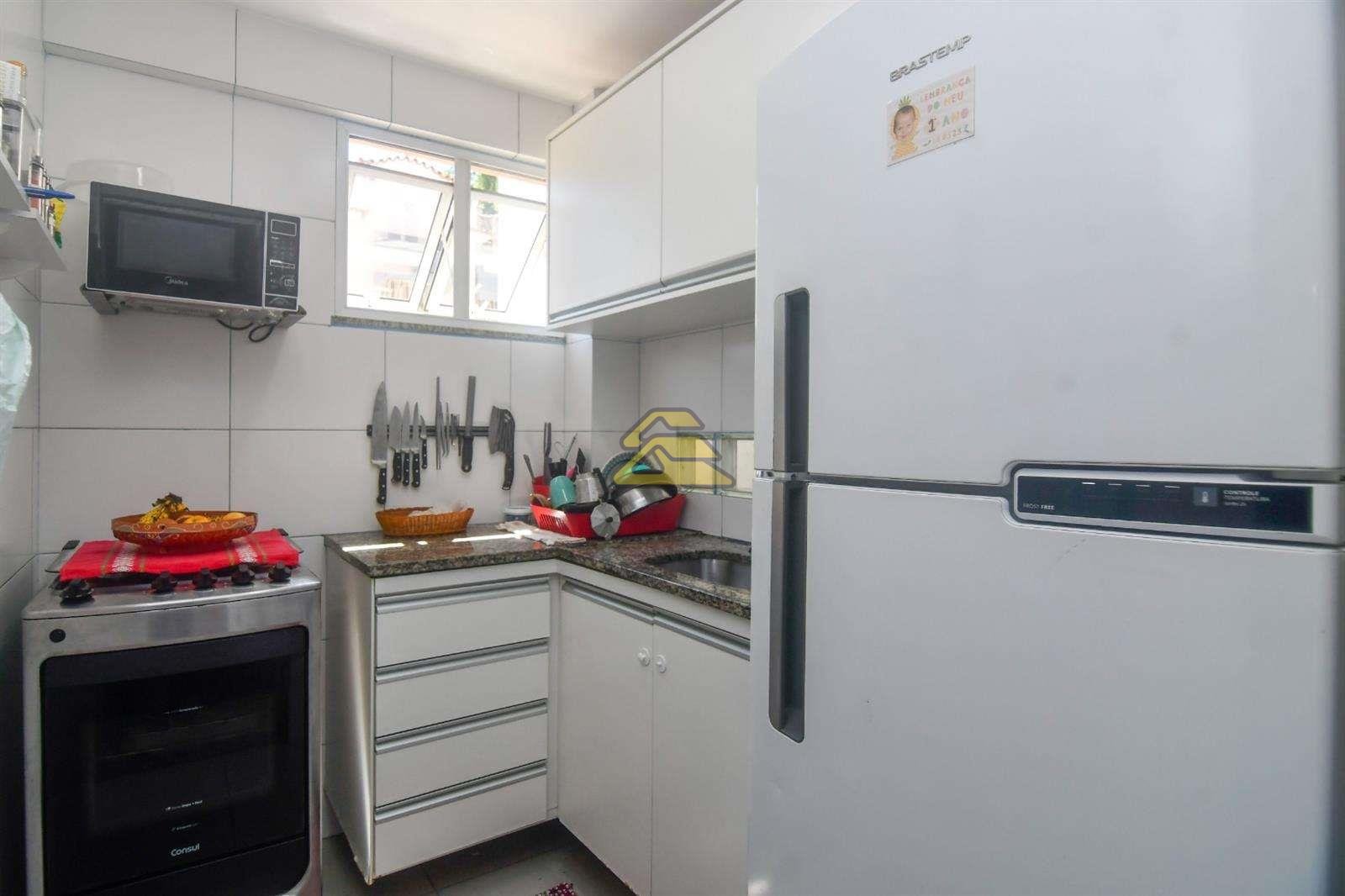 Apartamento à venda com 2 quartos, 75m² - Foto 15