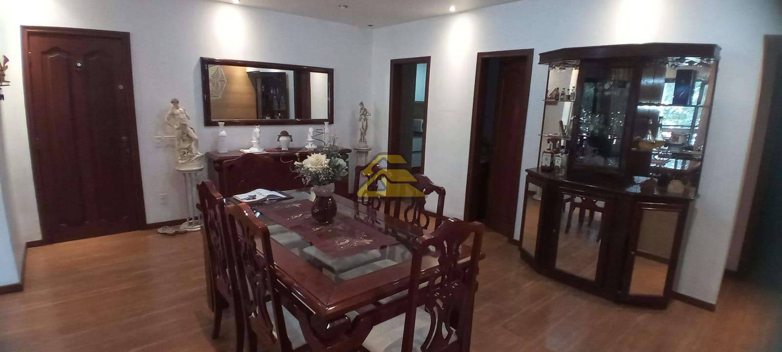 Apartamento à venda com 3 quartos, 261m² - Foto 9