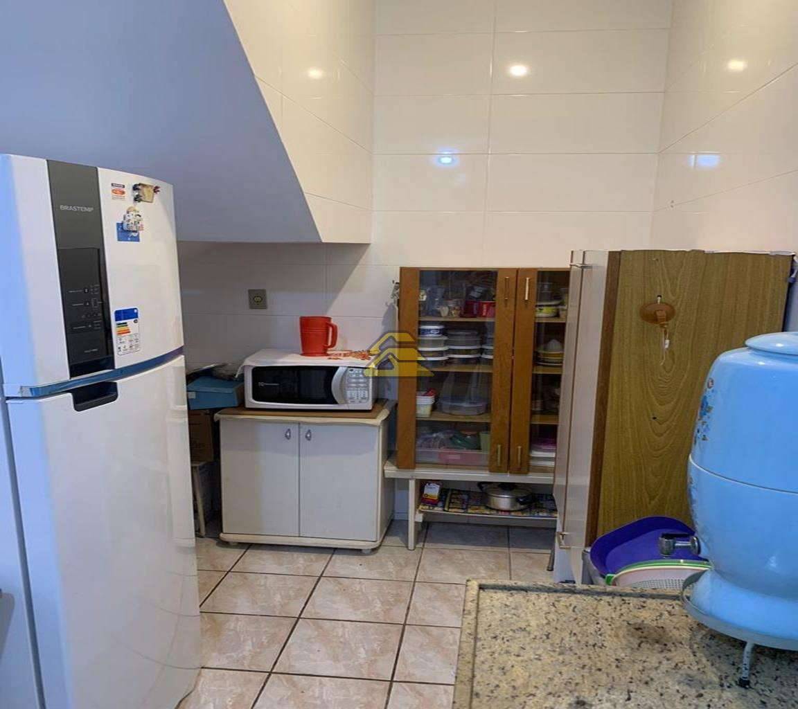 Casa à venda com 3 quartos, 180m² - Foto 16