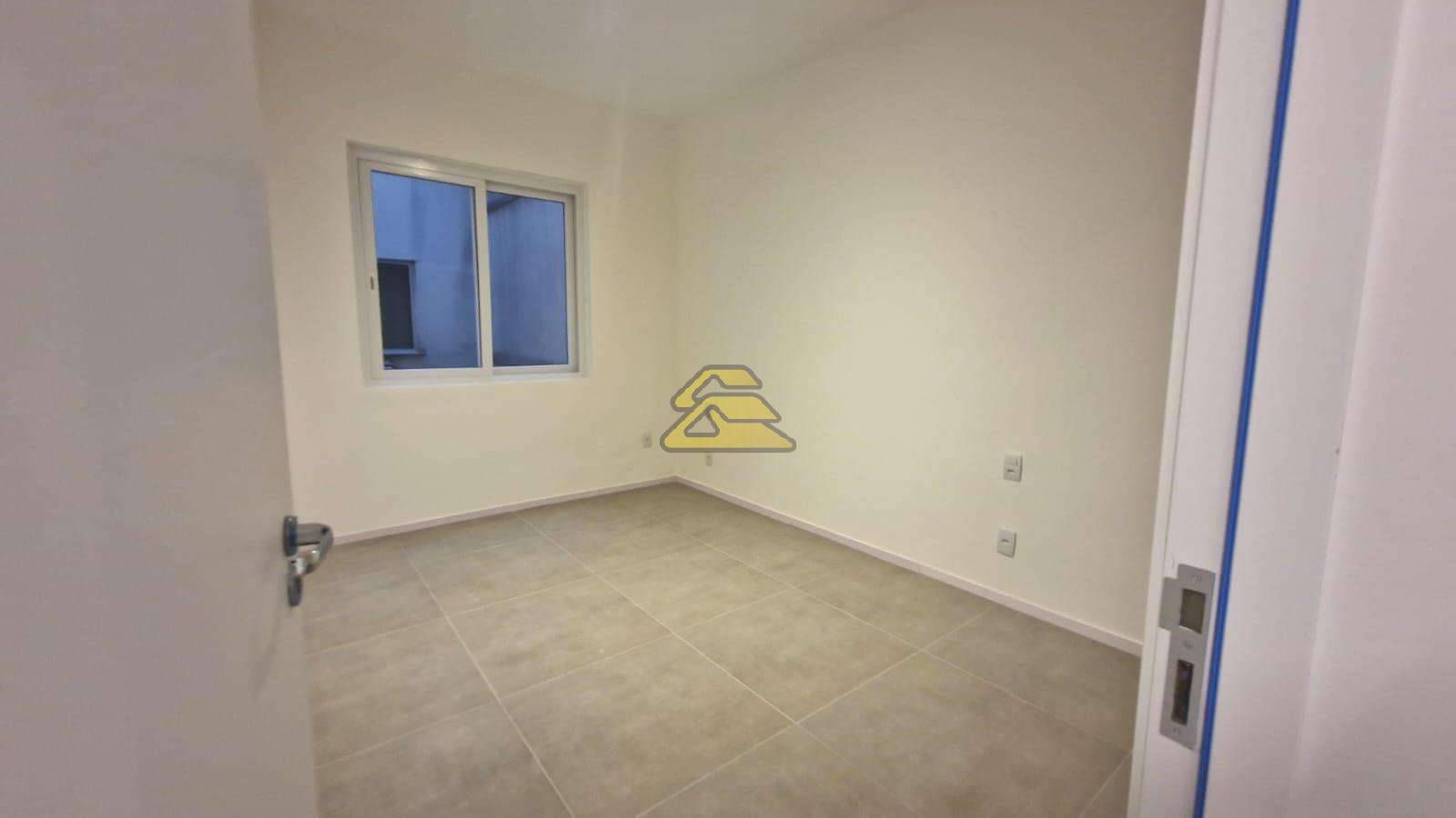 Apartamento à venda com 3 quartos, 89m² - Foto 2