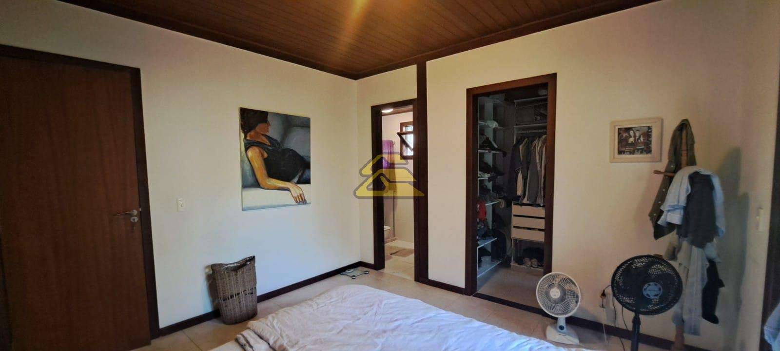 Casa à venda com 5 quartos, 224m² - Foto 16