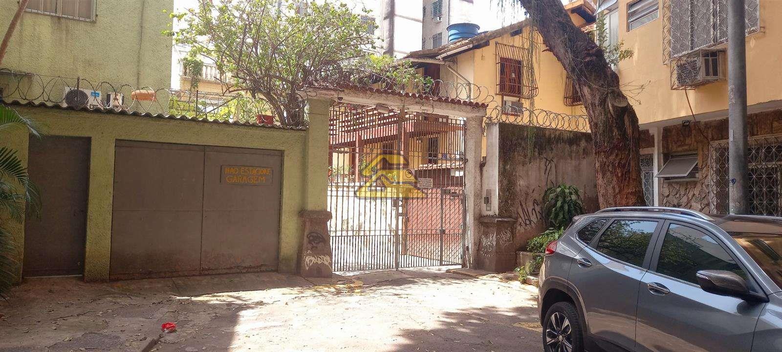 Casa à venda com 4 quartos, 189m² - Foto 2