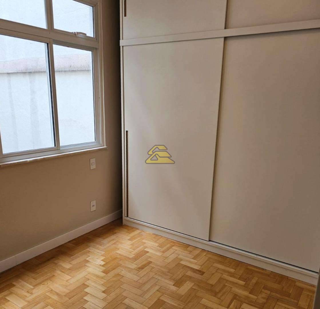 Apartamento à venda com 2 quartos, 70m² - Foto 11