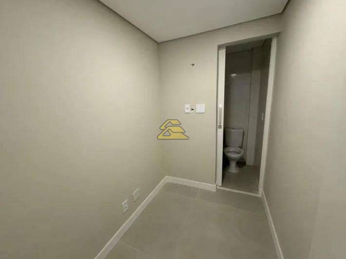 Apartamento à venda com 2 quartos, 70m² - Foto 12