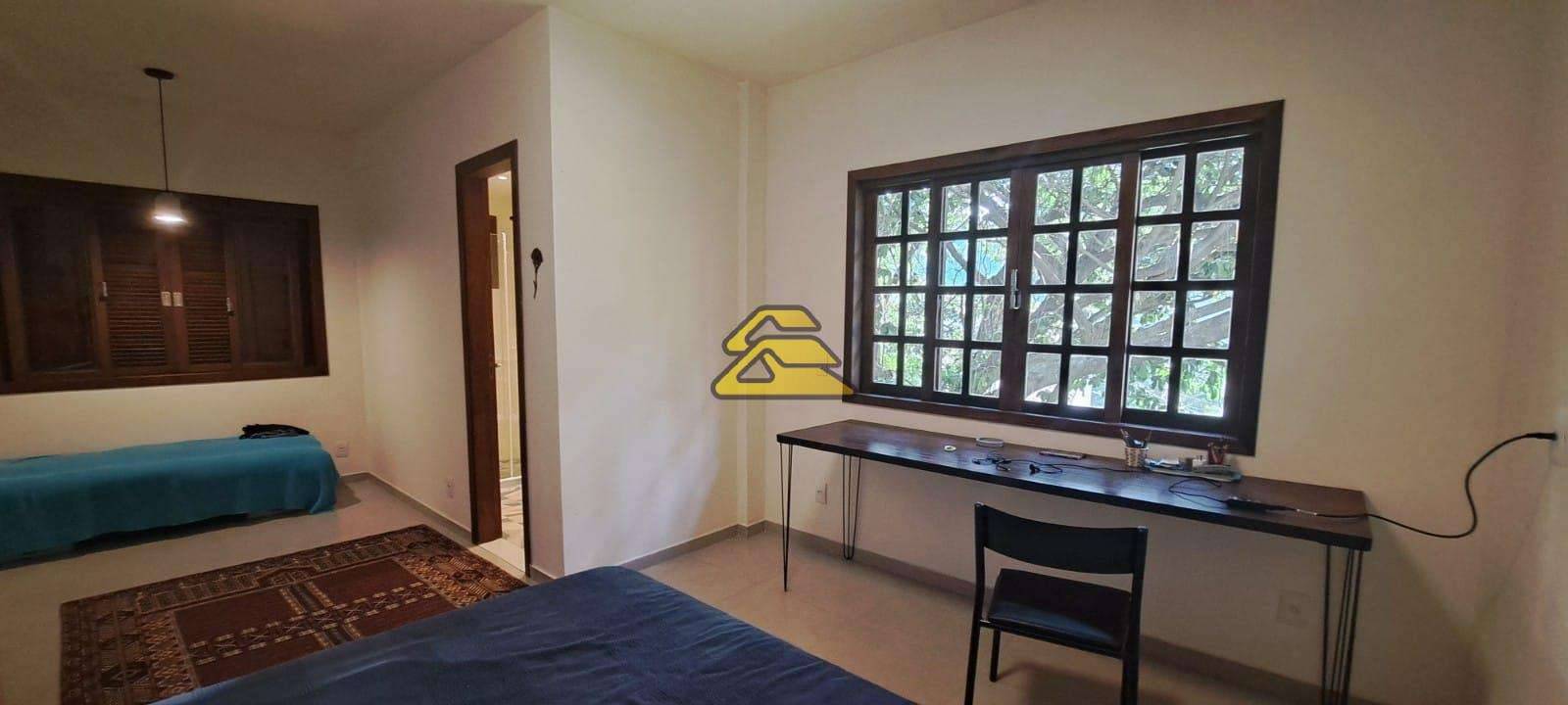 Casa à venda com 5 quartos, 224m² - Foto 7