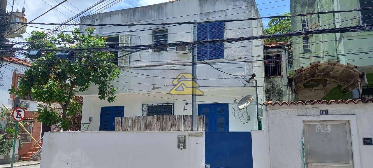 Prédio Inteiro à venda com 8 quartos, 238m² - Foto 1