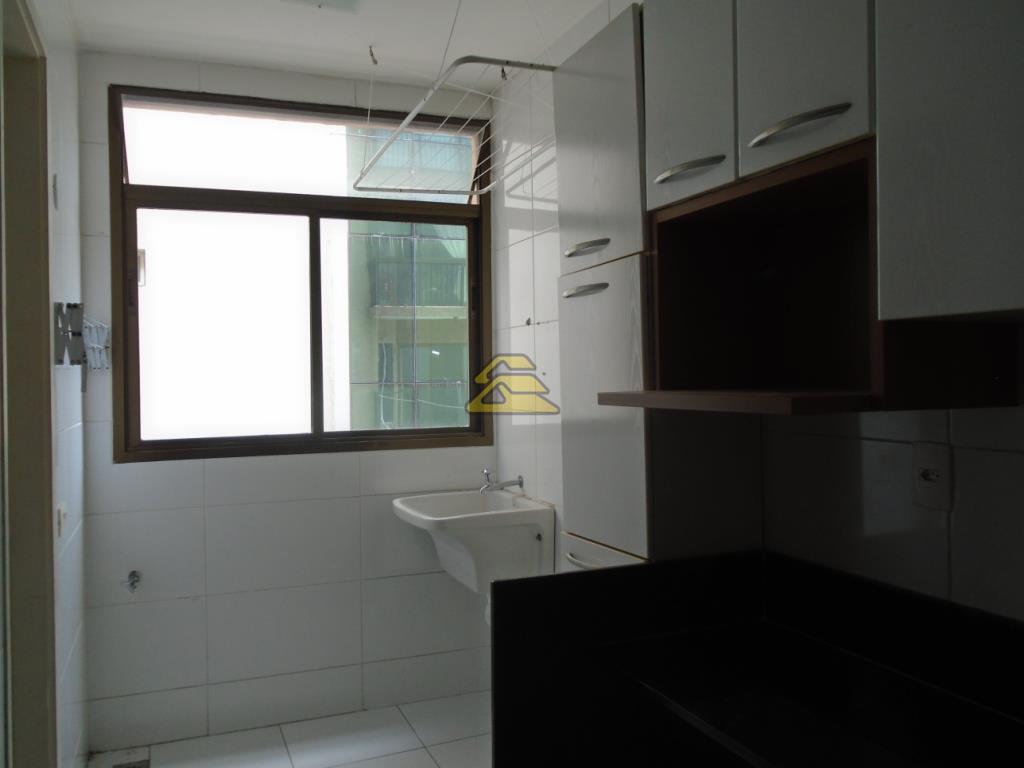 Apartamento para alugar com 2 quartos, 70m² - Foto 12