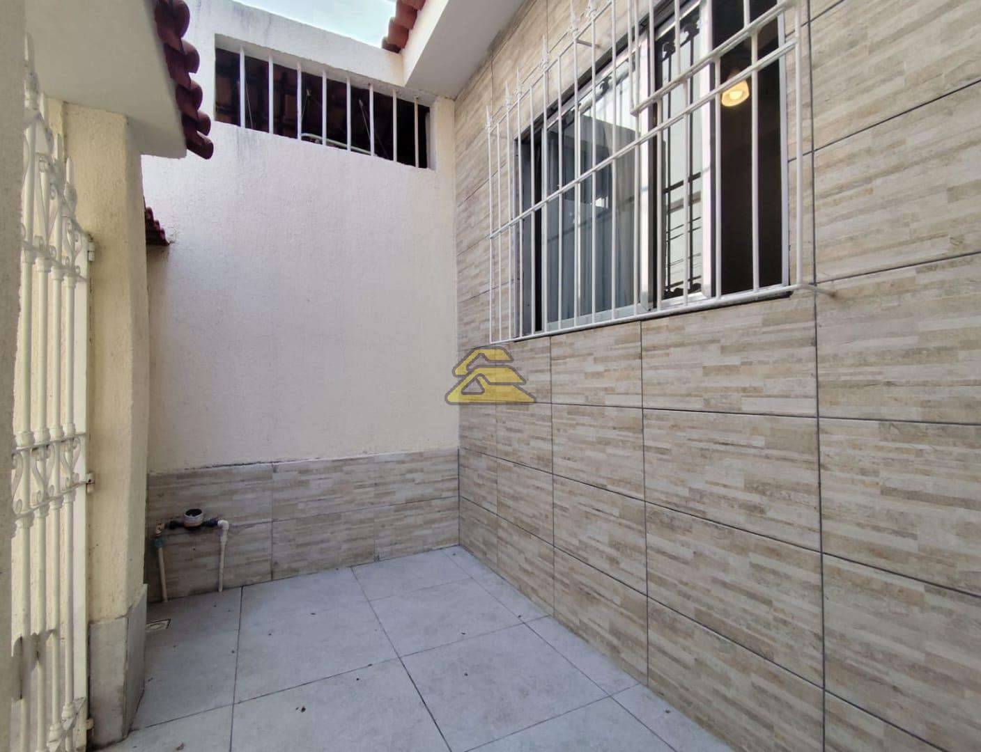 Casa à venda com 2 quartos, 55m² - Foto 28