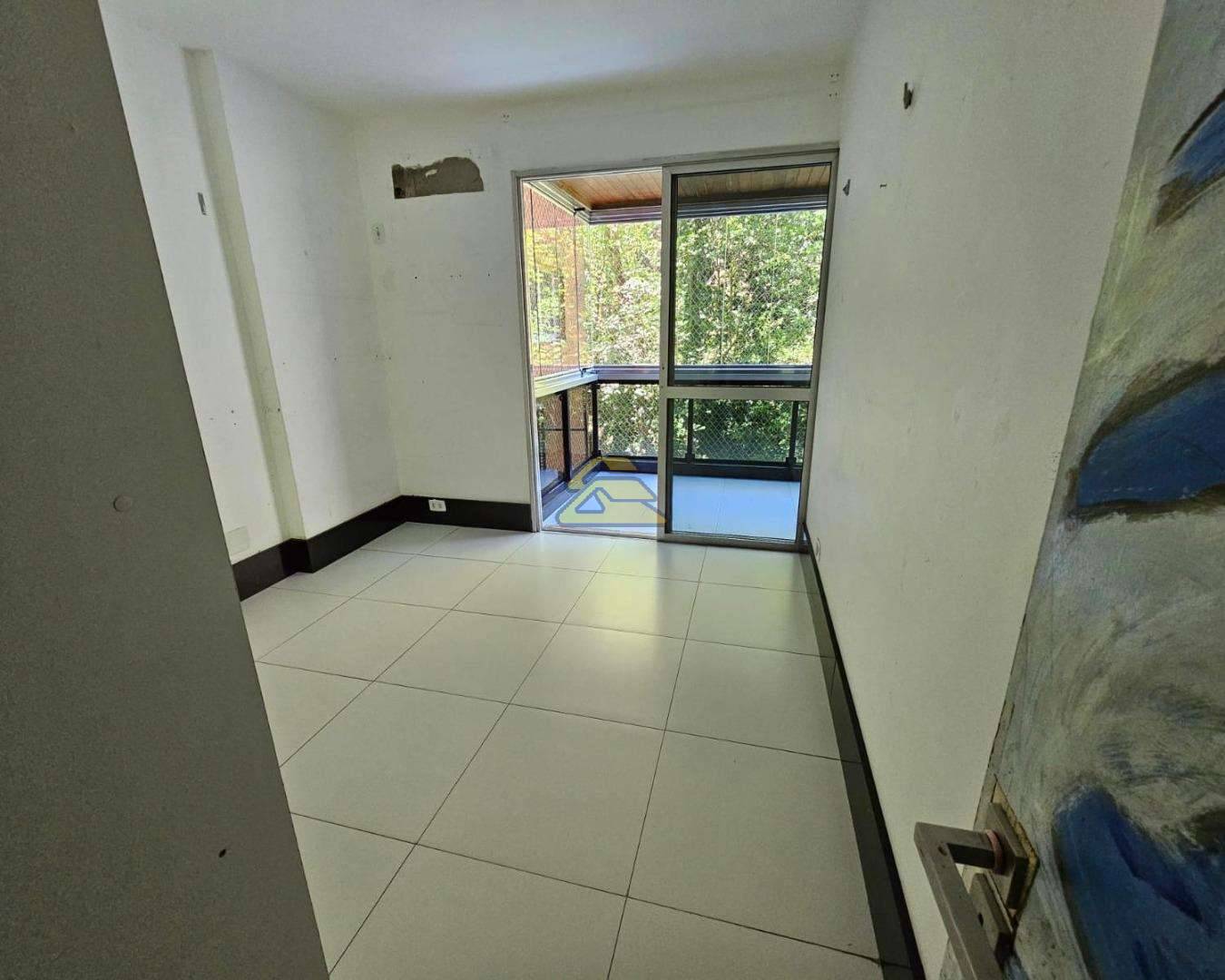 Apartamento à venda com 3 quartos, 160m² - Foto 5