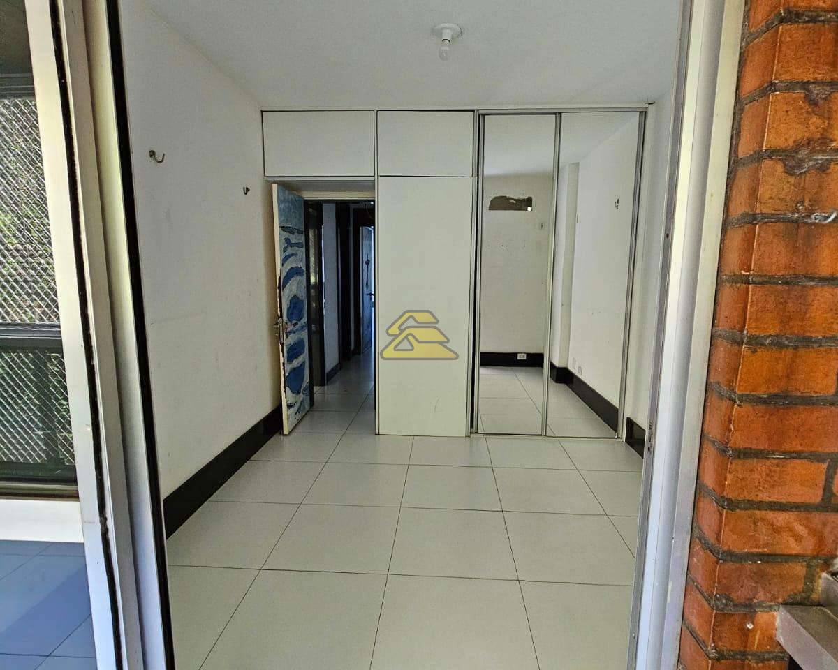 Apartamento à venda com 3 quartos, 160m² - Foto 16