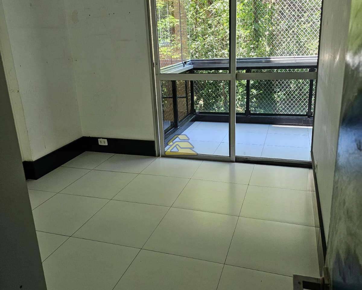 Apartamento à venda com 3 quartos, 160m² - Foto 17