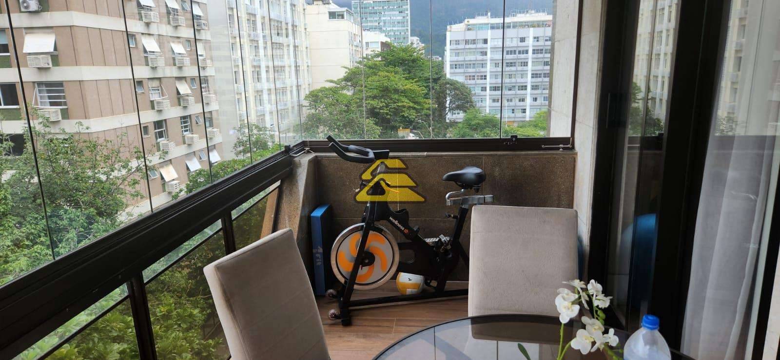 Cobertura à venda com 3 quartos, 247m² - Foto 10