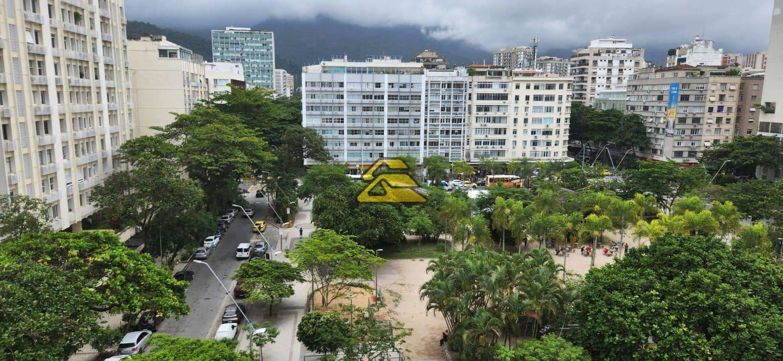 Cobertura à venda com 3 quartos, 247m² - Foto 12