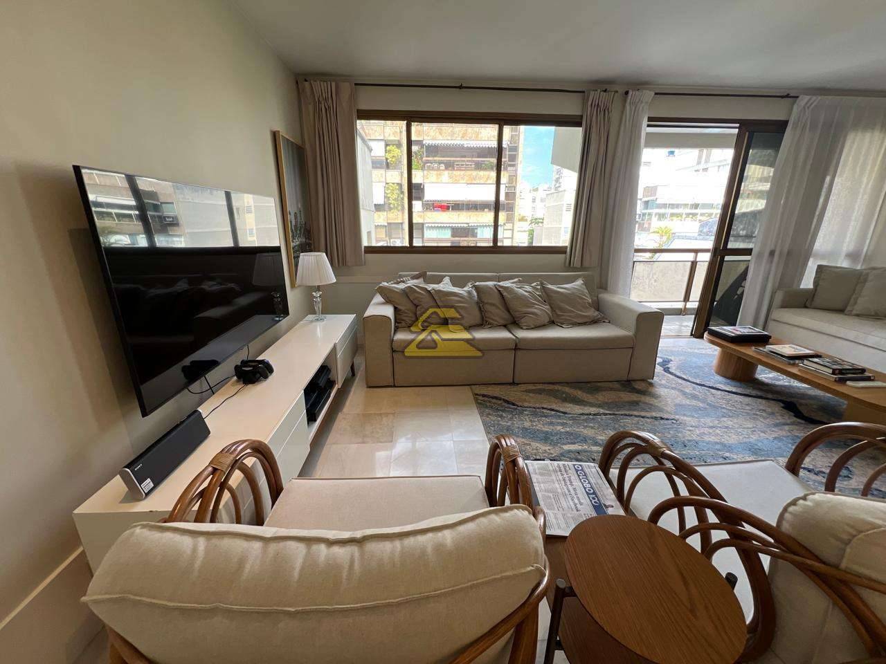 Apartamento à venda com 3 quartos, 130m² - Foto 4