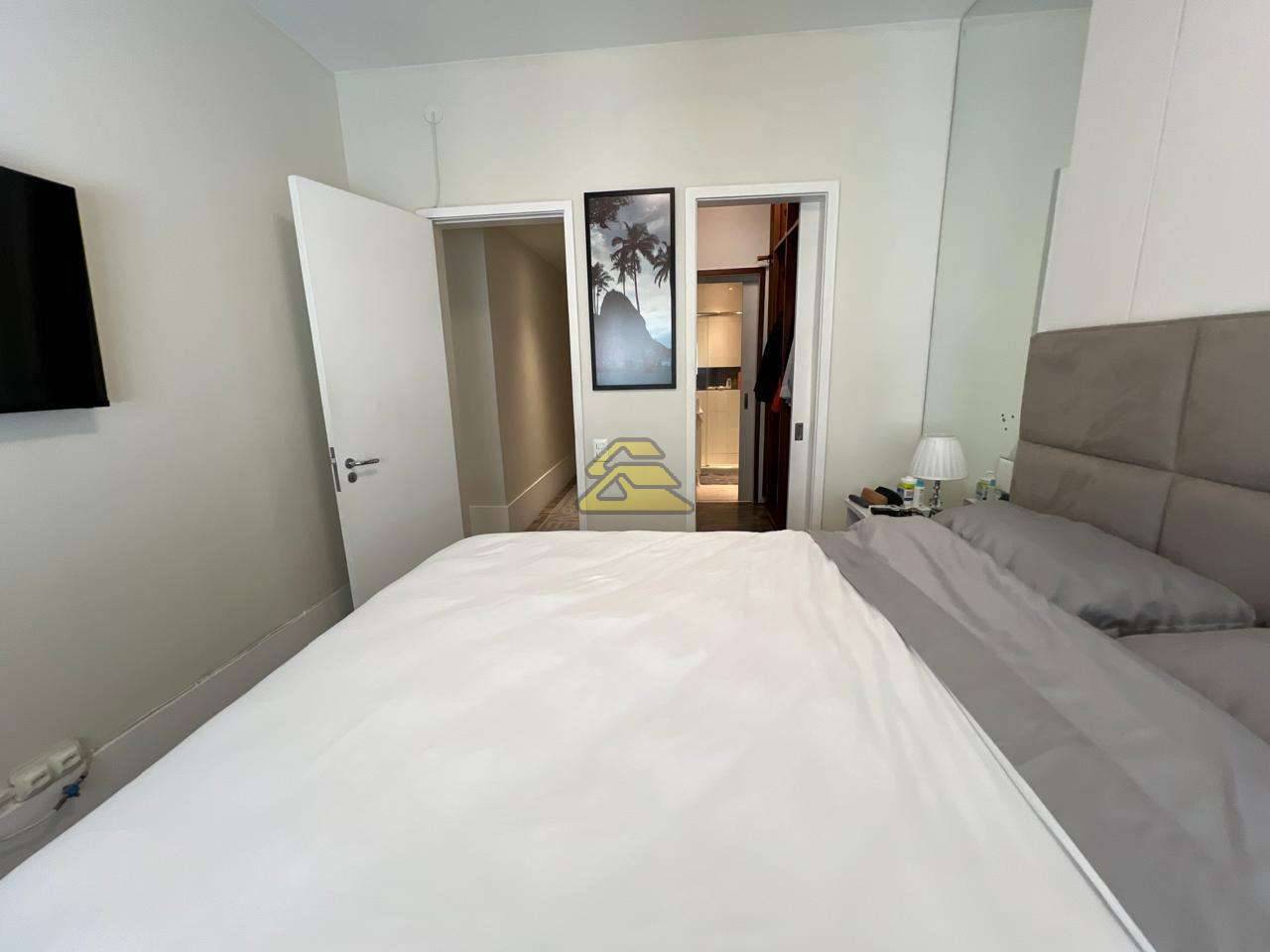 Apartamento à venda com 3 quartos, 130m² - Foto 13