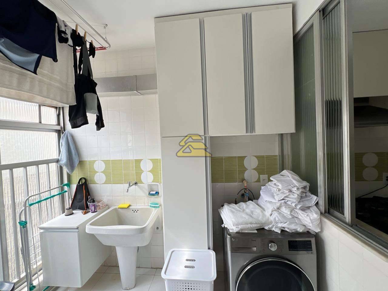 Apartamento à venda com 3 quartos, 130m² - Foto 32