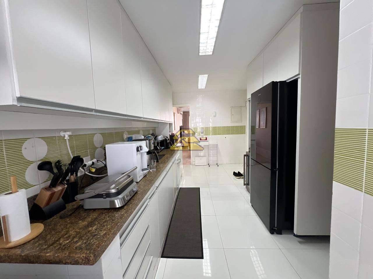 Apartamento à venda com 3 quartos, 130m² - Foto 29