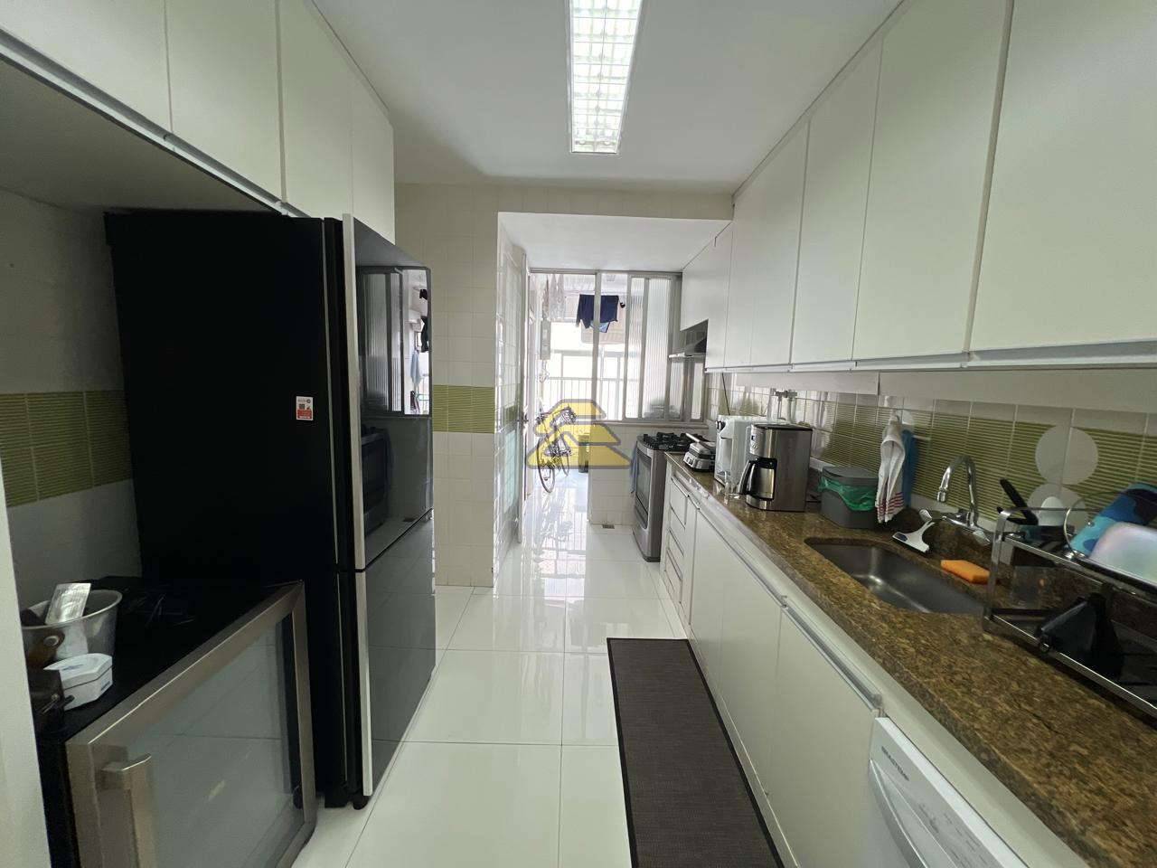 Apartamento à venda com 3 quartos, 130m² - Foto 28