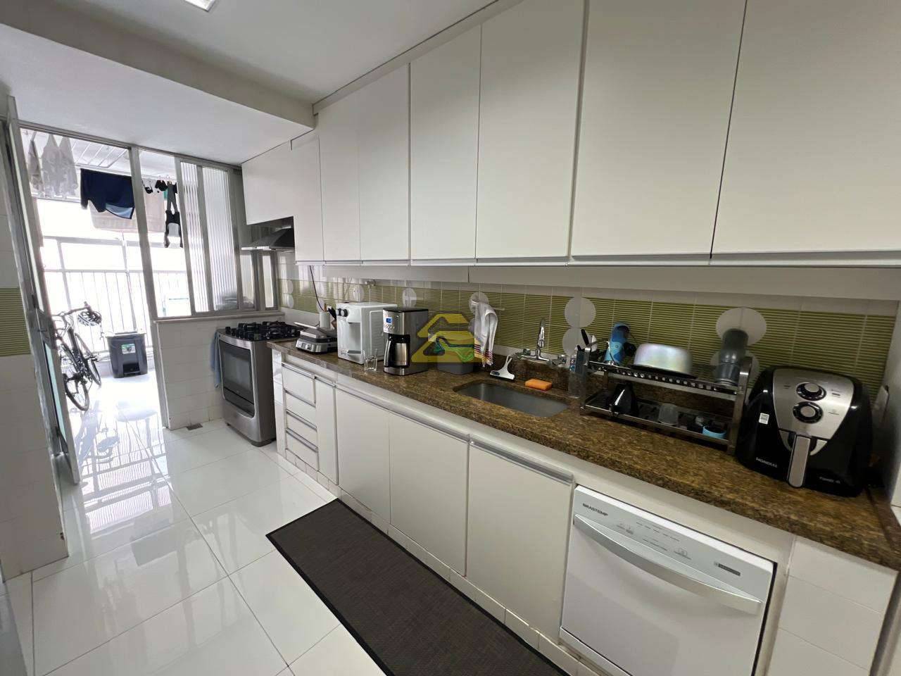 Apartamento à venda com 3 quartos, 130m² - Foto 27