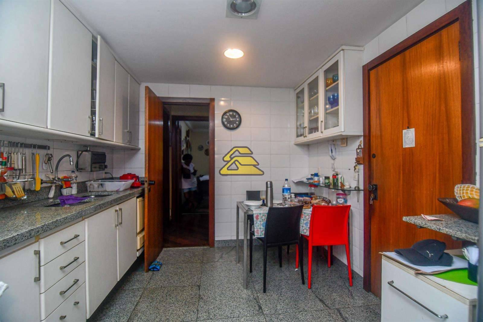 Apartamento à venda com 3 quartos, 151m² - Foto 20