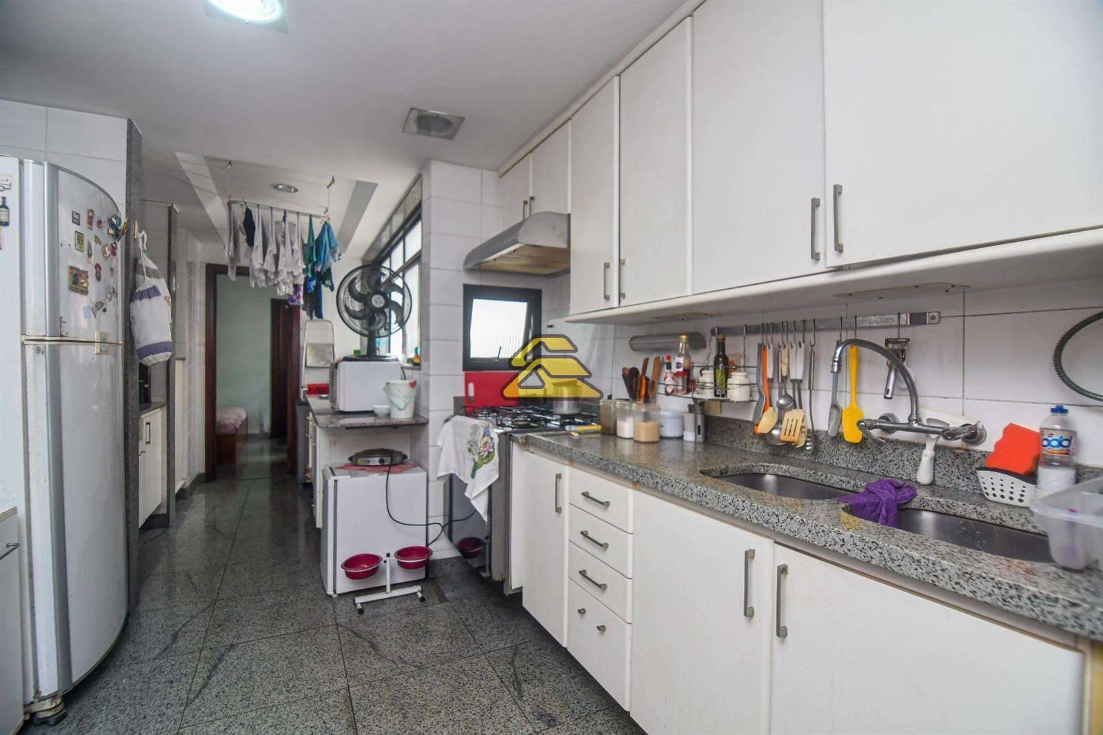 Apartamento à venda com 3 quartos, 151m² - Foto 19