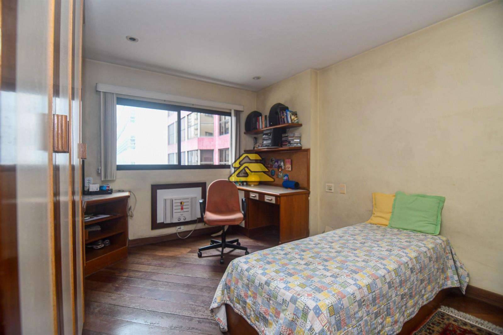 Apartamento à venda com 3 quartos, 151m² - Foto 13