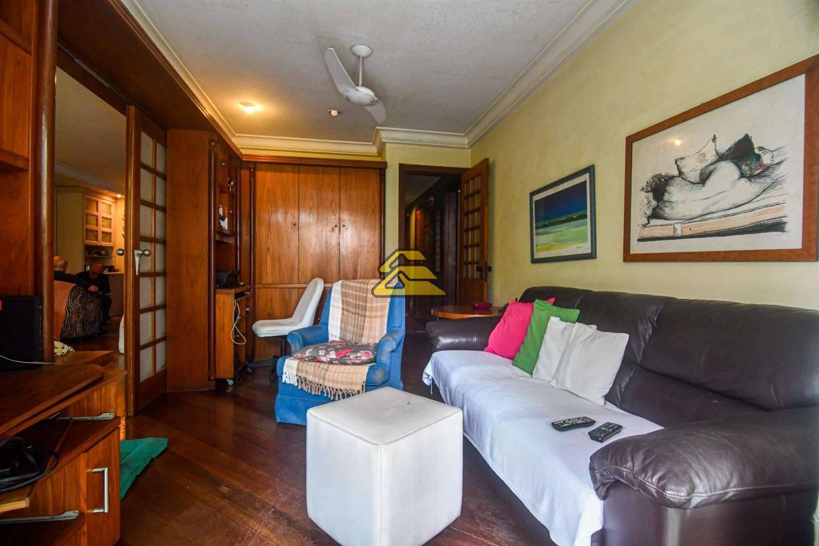 Apartamento à venda com 3 quartos, 151m² - Foto 9