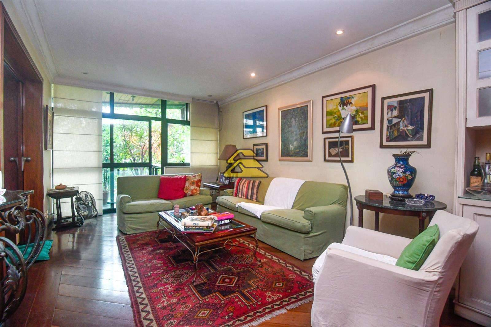 Apartamento à venda com 3 quartos, 151m² - Foto 1