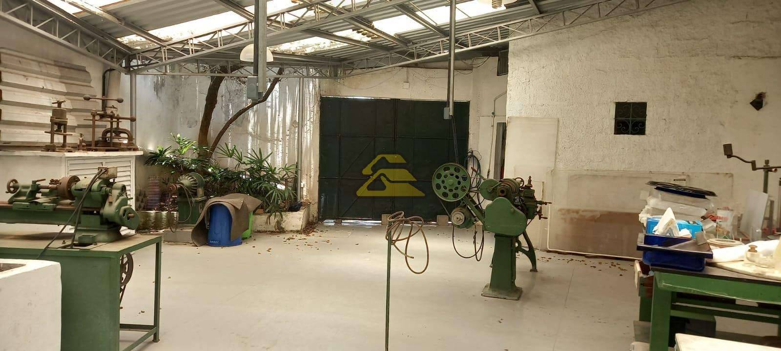 Casa à venda com 2 quartos, 61m² - Foto 9