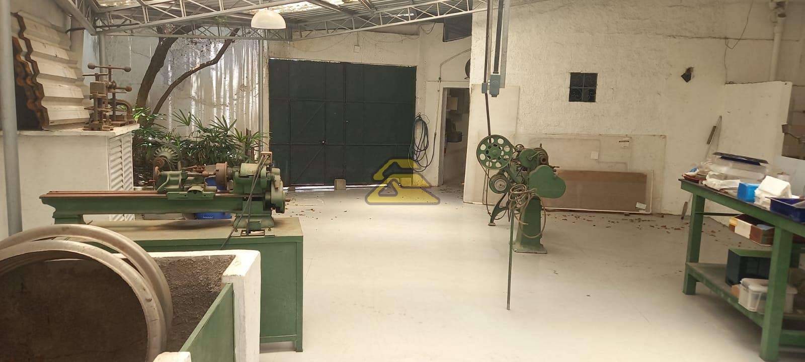 Casa à venda com 2 quartos, 61m² - Foto 10