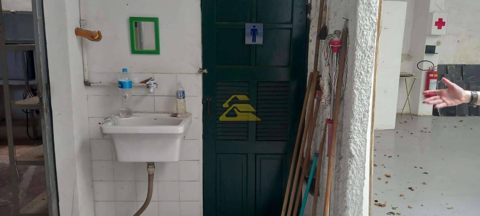 Casa à venda com 2 quartos, 61m² - Foto 18
