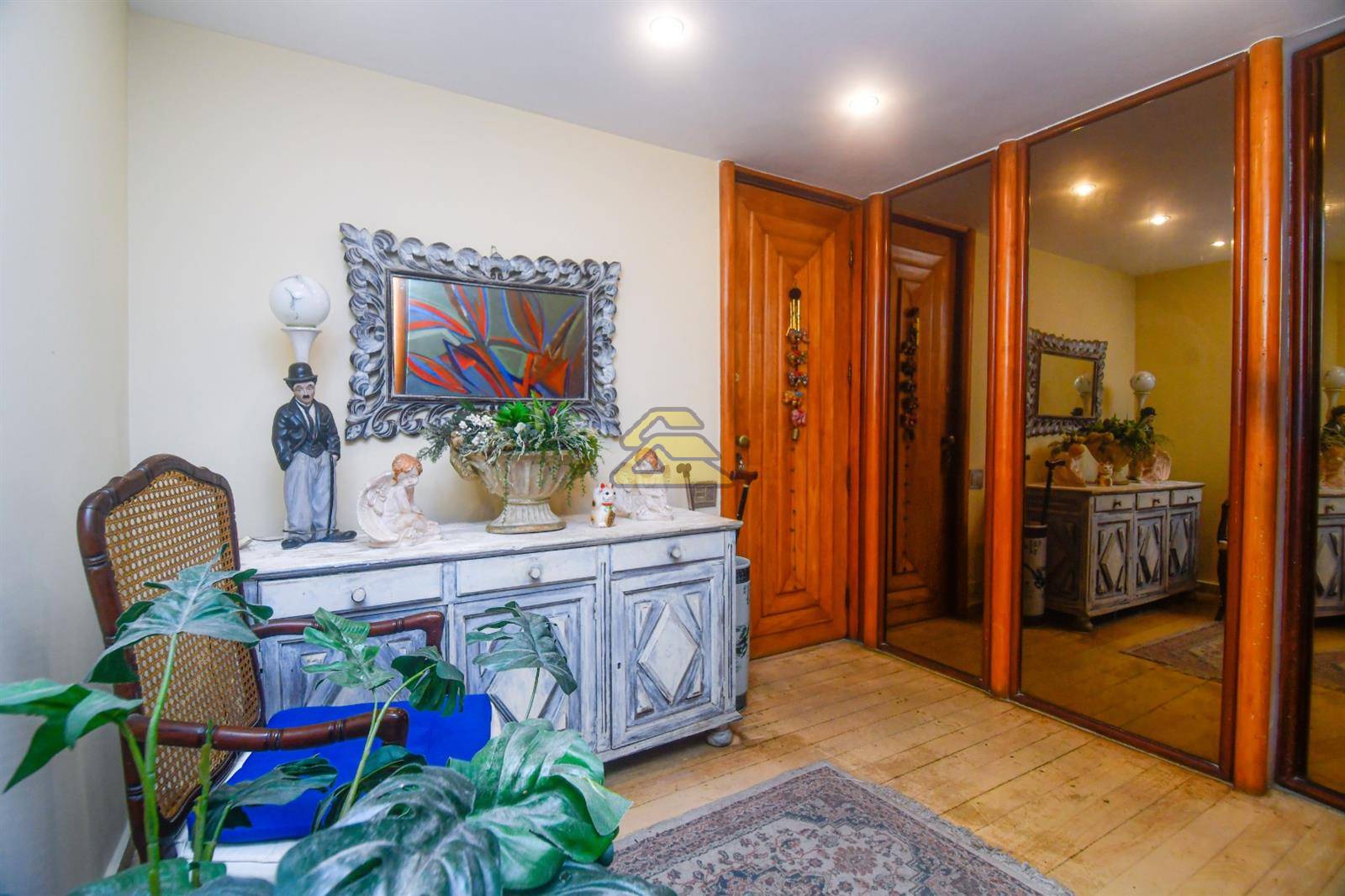 Apartamento à venda com 5 quartos, 217m² - Foto 6