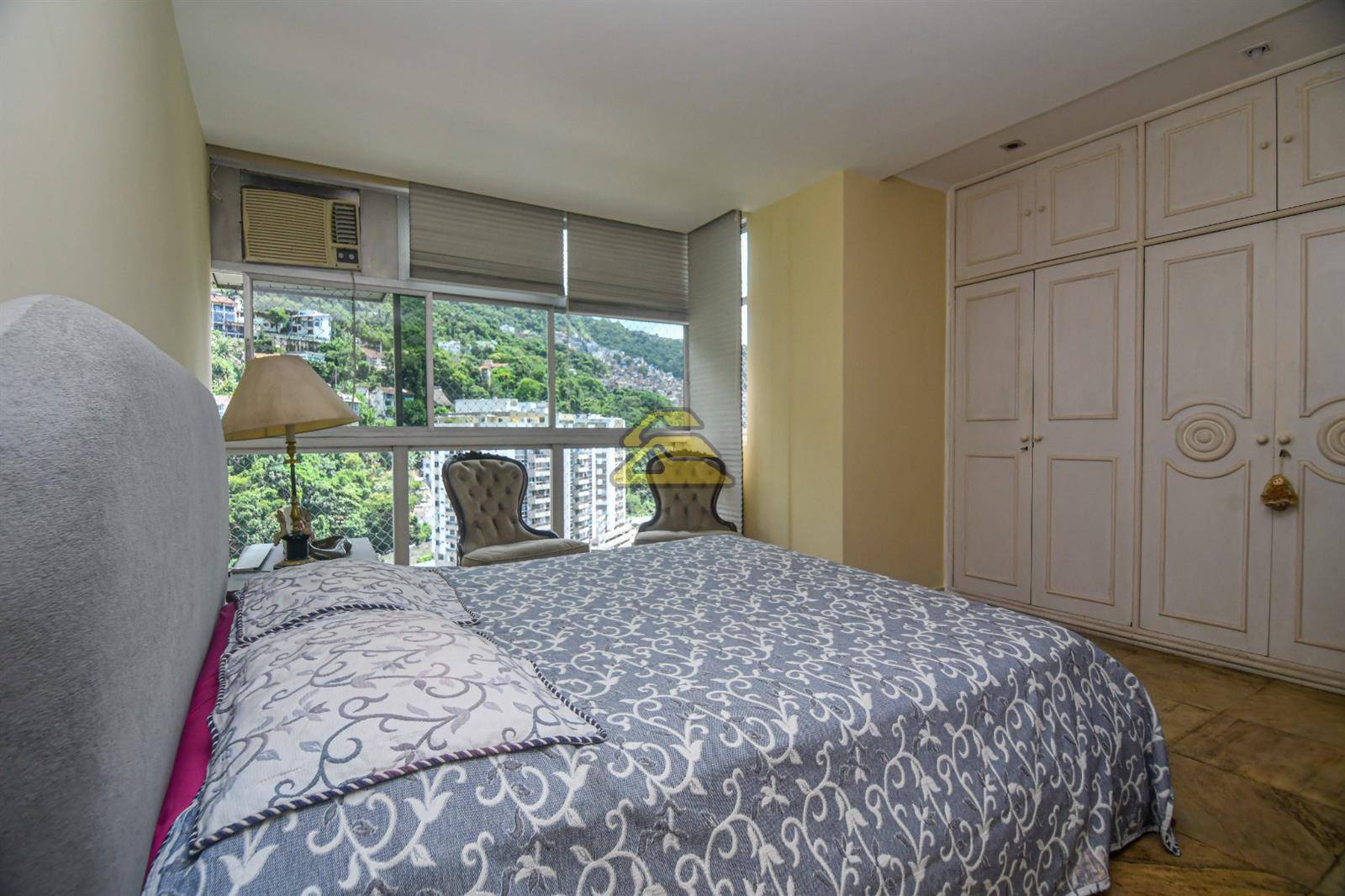 Apartamento à venda com 5 quartos, 217m² - Foto 14