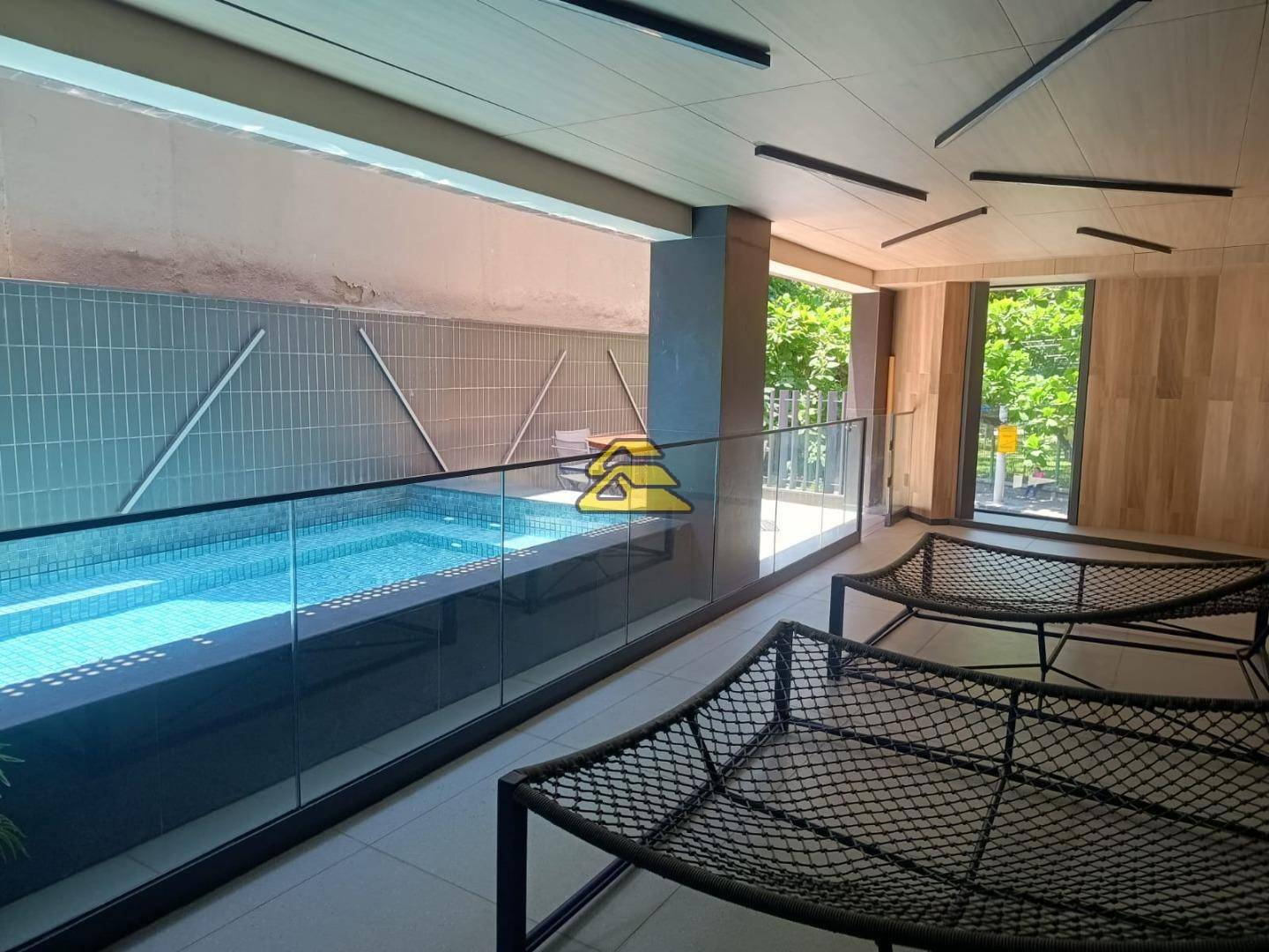 Cobertura à venda com 3 quartos, 180m² - Foto 1