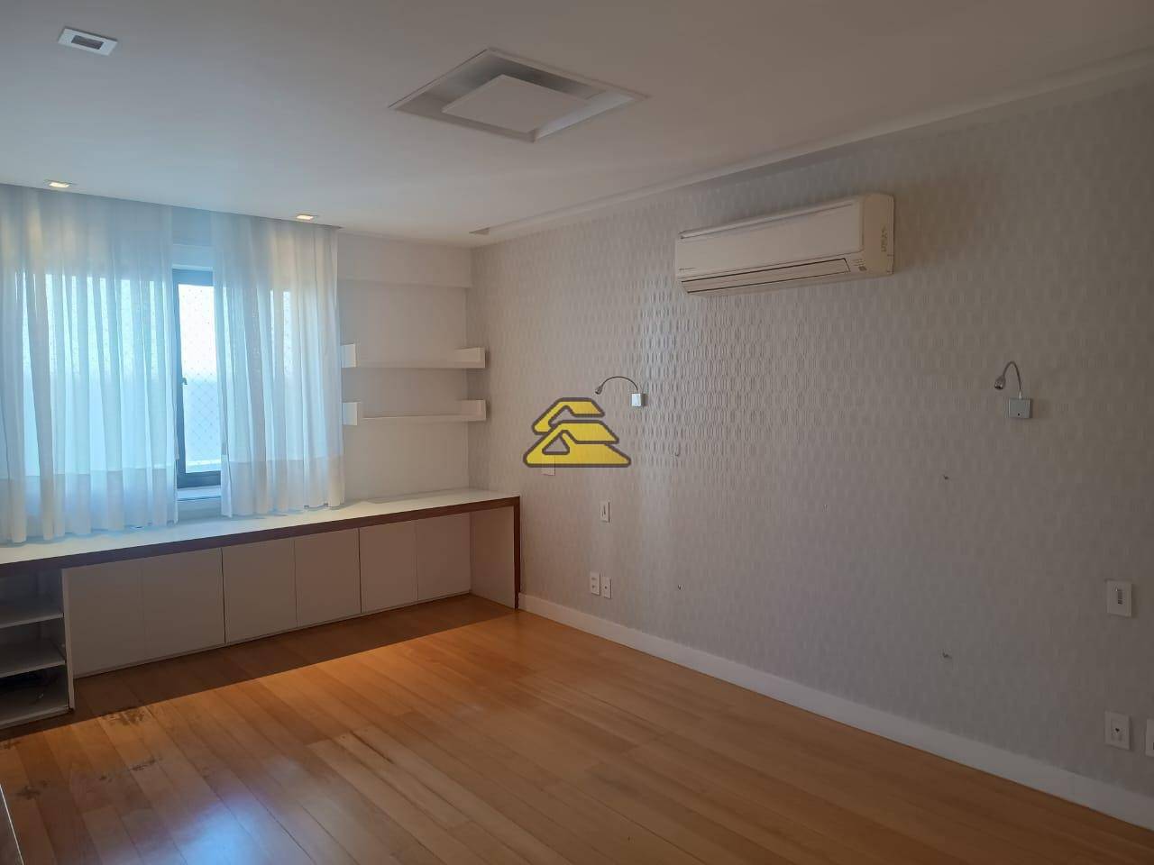 Apartamento à venda com 3 quartos, 220m² - Foto 6