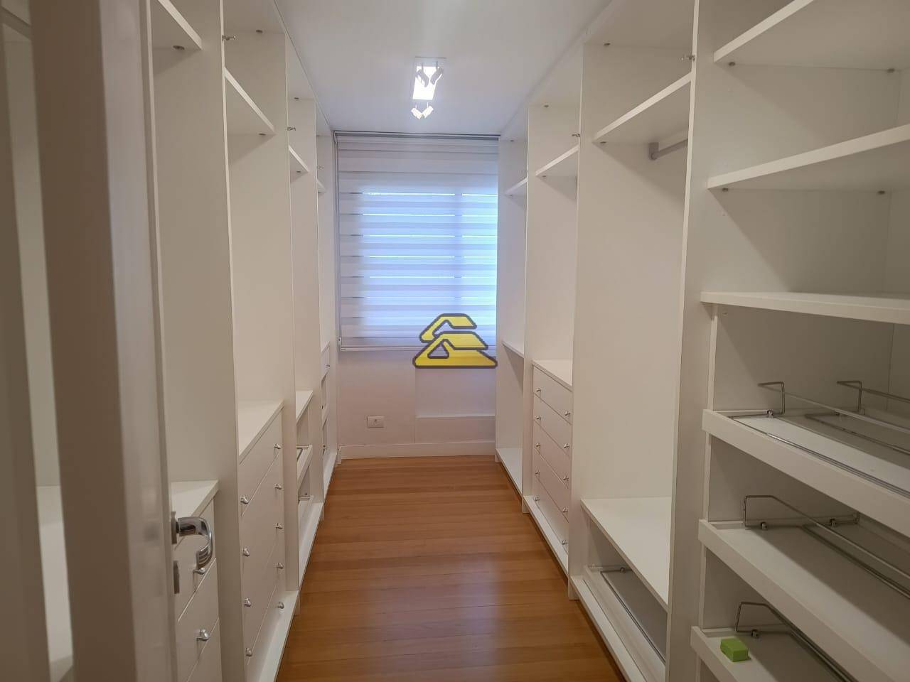 Apartamento à venda com 3 quartos, 220m² - Foto 17