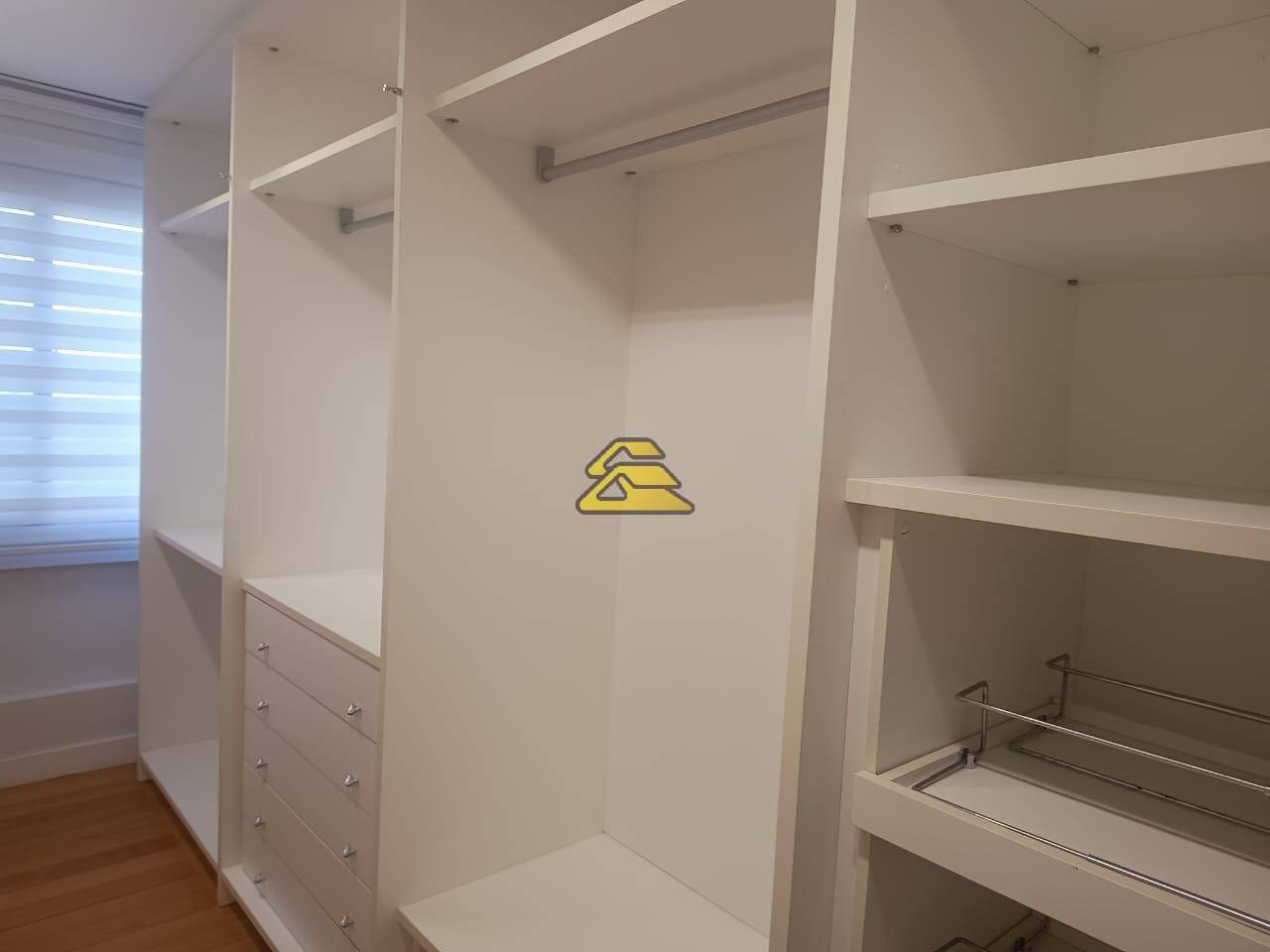 Apartamento à venda com 3 quartos, 220m² - Foto 18