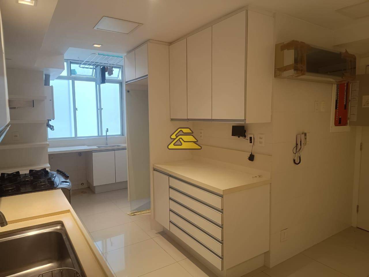 Apartamento à venda com 3 quartos, 220m² - Foto 21
