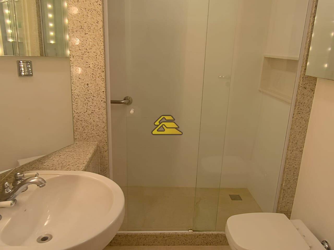 Apartamento à venda com 3 quartos, 220m² - Foto 23