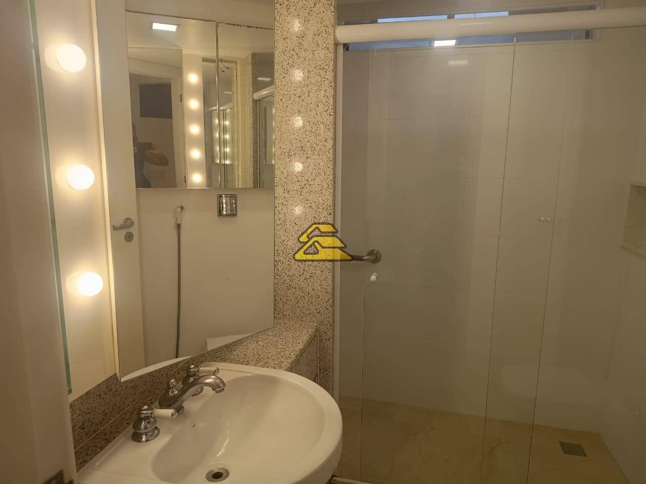 Apartamento à venda com 3 quartos, 220m² - Foto 27