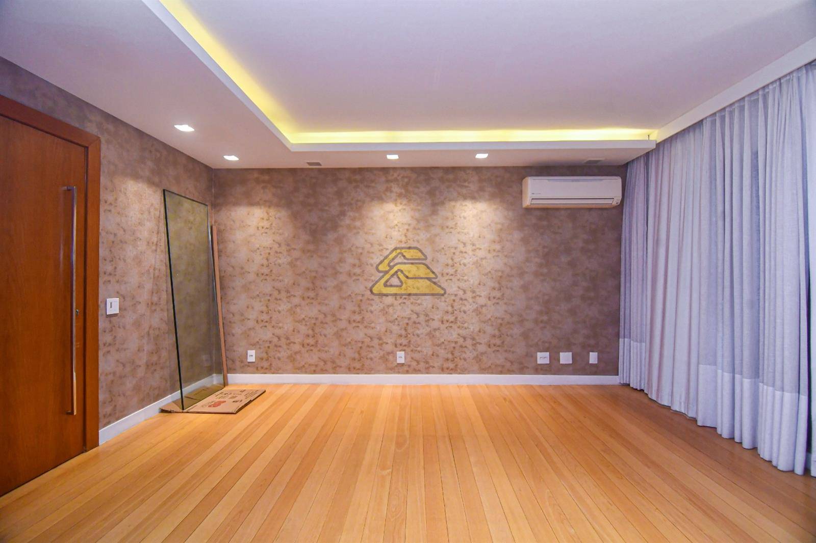 Apartamento à venda com 3 quartos, 220m² - Foto 13