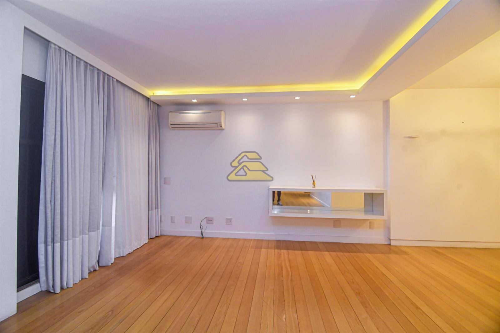 Apartamento à venda com 3 quartos, 220m² - Foto 14