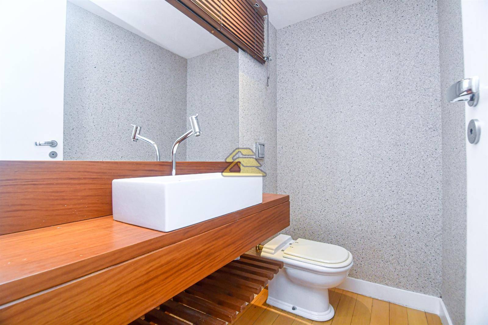 Apartamento à venda com 3 quartos, 220m² - Foto 11