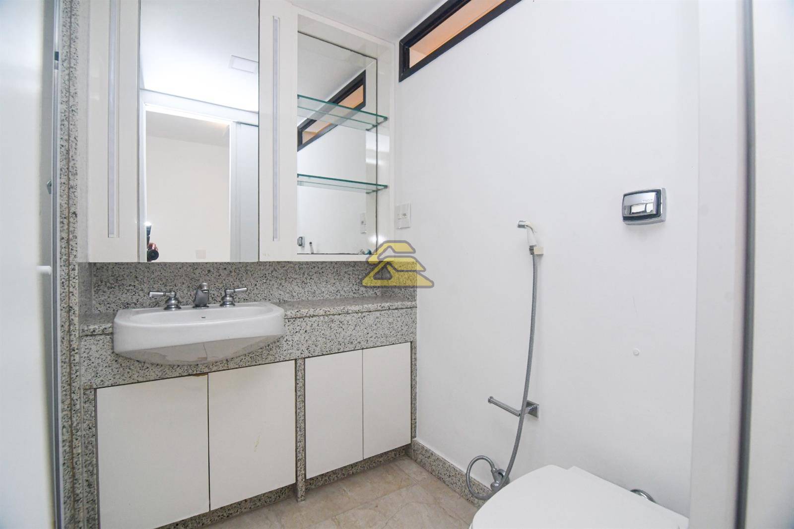 Apartamento à venda com 3 quartos, 220m² - Foto 20