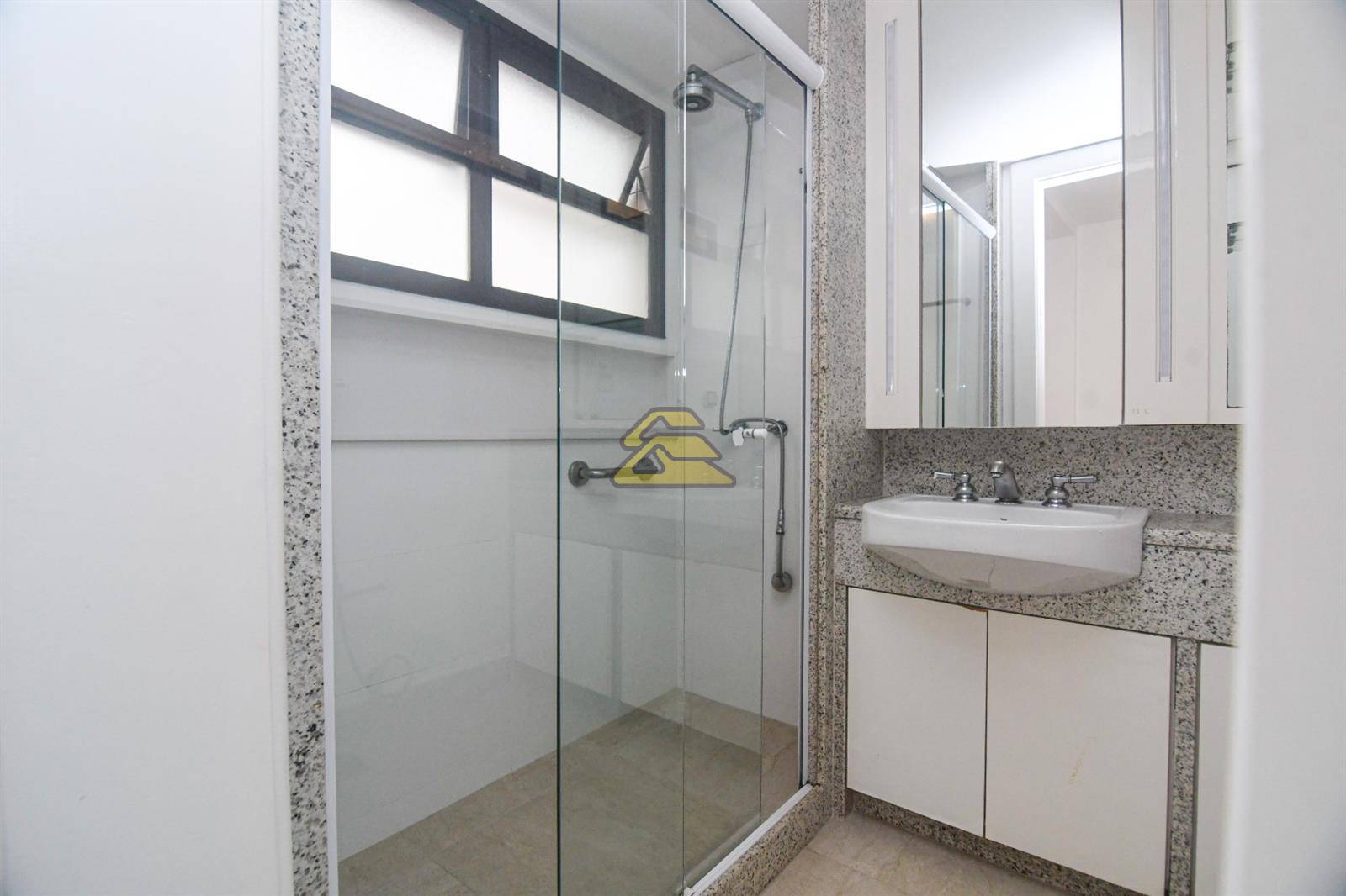 Apartamento à venda com 3 quartos, 220m² - Foto 21