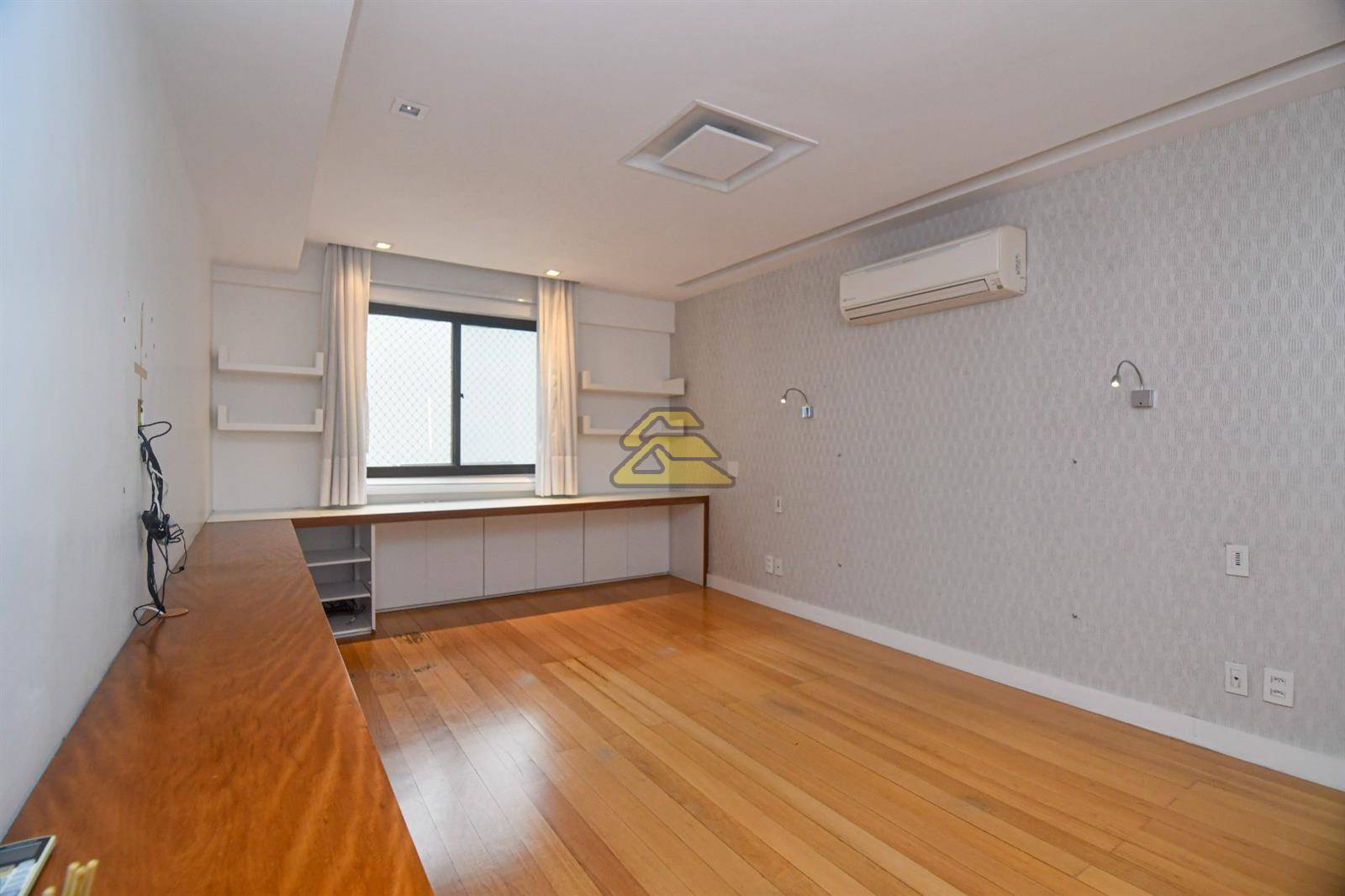 Apartamento à venda com 3 quartos, 220m² - Foto 23