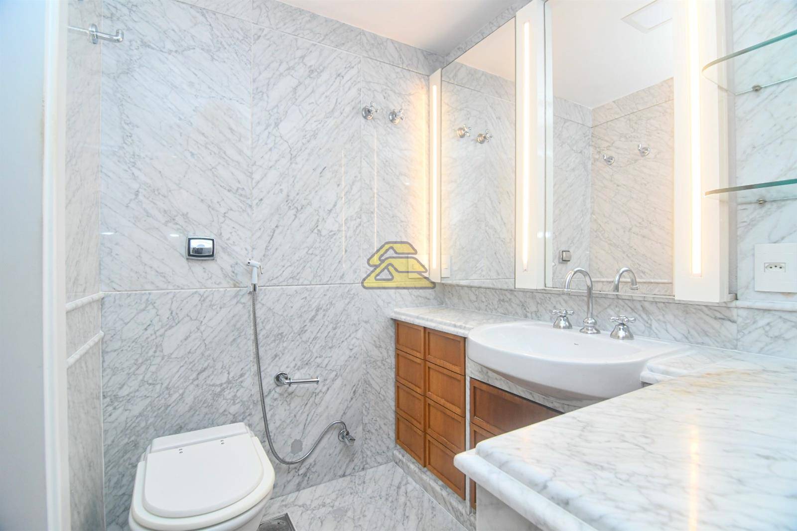 Apartamento à venda com 3 quartos, 220m² - Foto 27