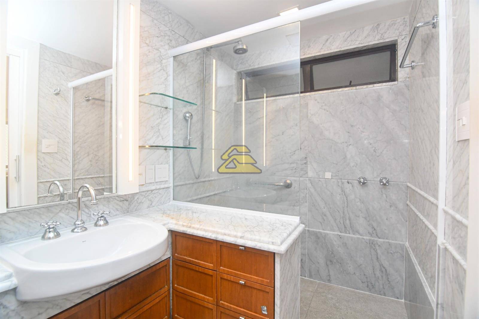 Apartamento à venda com 3 quartos, 220m² - Foto 28